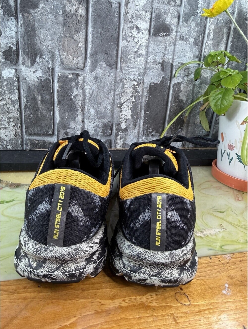 Brooks Launch 6 Run Steel City 2019 Women’s Gray/Black/Yellow Low Top Mesh - Picture 5 of 8